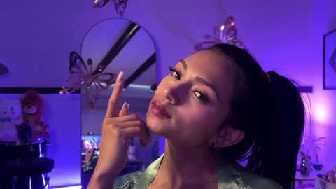 sweet_littleee free recording from 2024-10-03 02:43:00