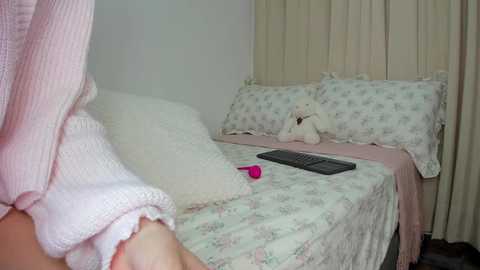 kitty__sophie free recording from 2024-11-01 21:30:00