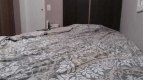 naughty_popa free recording from 2024-11-18 07:50:00