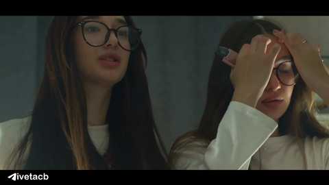 2girls1roomm free recording from 2024-11-20 02:29:00