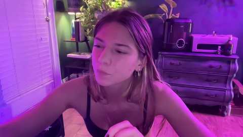 oliviahansleyy free recording from 2024-12-17 06:57:00