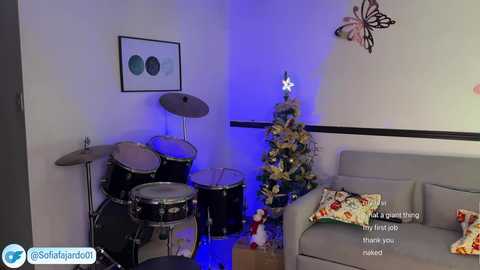 sweet_littleee free recording from 2024-12-18 02:48:00