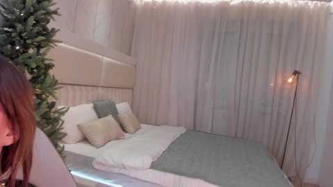 little_lolla17 free recording from 2024-12-24 22:48:00