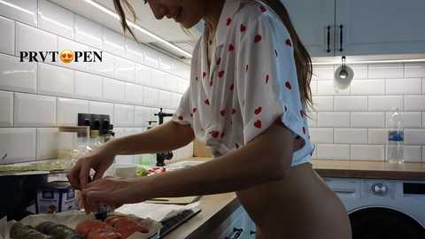 ambertan1 free recording from 2025-01-13 20:45:00