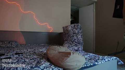 bestblondiiecb free recording from 2025-02-01 20:47:00