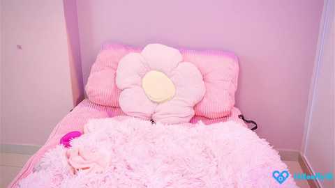 little_effy18_ free recording from 2025-02-02 00:30:00