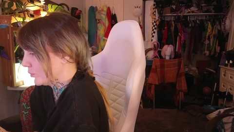 tricky_nymph free recording from 2025-02-03 08:16:00