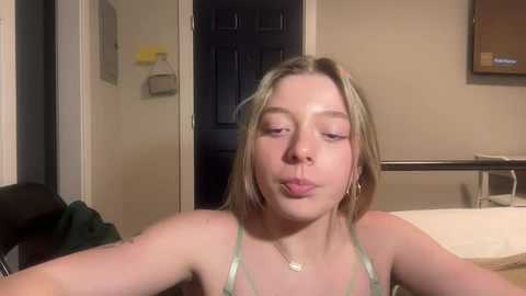 ashleymoore_9 free recording from 