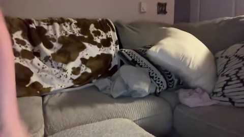 peachyflowers free recording from 2025-02-17 07:34:00