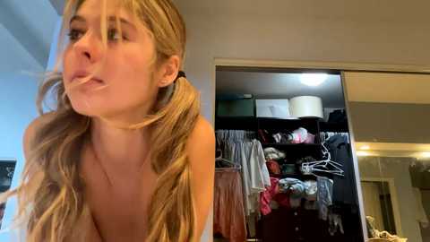 lovesyou444 free recording from 2025-03-05 00:17:00