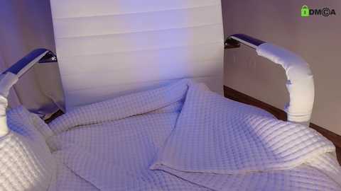 hollyextra free recording from 2025-03-15 21:03:00