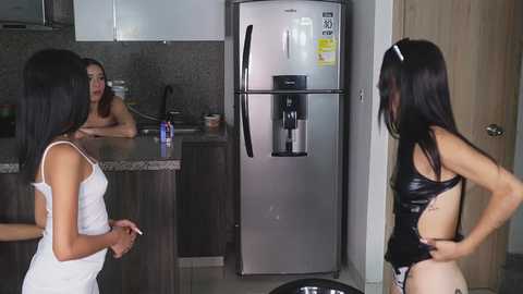 petites_perles free recording from 2025-03-27 02:38:00