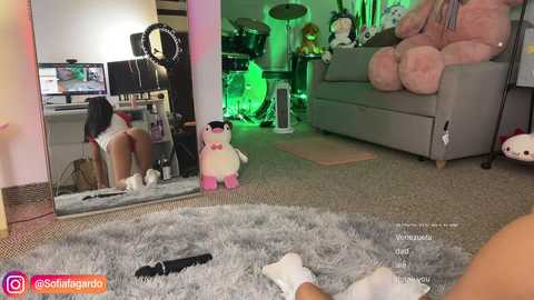 sweet_littleee free recording from 2025-03-30 00:20:00