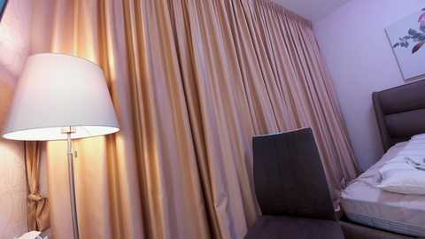 ehotlovea free recording from 2025-04-02 00:34:00