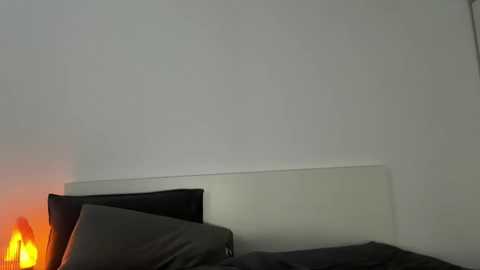 emillyyyx free recording from 2025-04-02 02:50:00