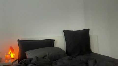 emillyyyx free recording from 2025-04-03 03:20:00