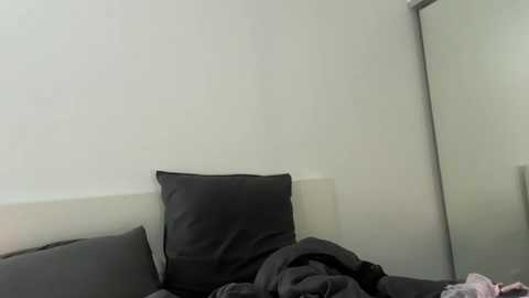 emillyyyx free recording from 2025-04-04 02:00:00