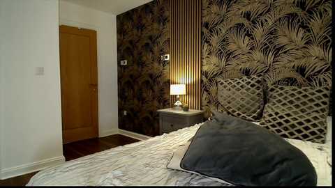 littlee33 free recording from 2025-04-05 21:34:00