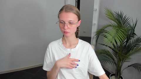 phoebepaw free recording from 2025-04-08 15:31:00