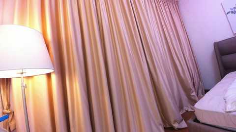 ehotlovea free recording from 2025-04-09 02:38:00