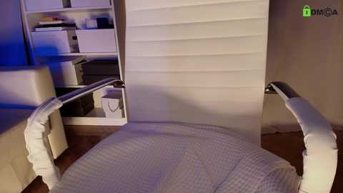 hollyextra free recording from 2025-04-11 20:33:00