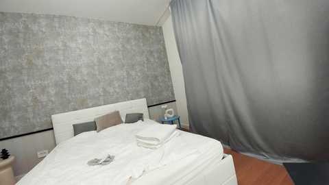 ehotlovea free recording from 2025-04-13 03:25:00