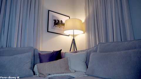 x_lily_x free recording from 2025-04-15 00:00:00