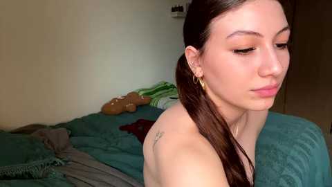 cami_calderon free recording from 2025-04-17 21:33:00