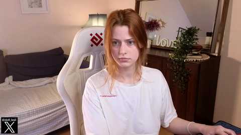 doll_lesli free recording from 2025-04-19 18:22:00