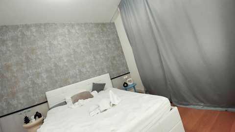 ehotlovea free recording from 2025-04-19 01:37:00