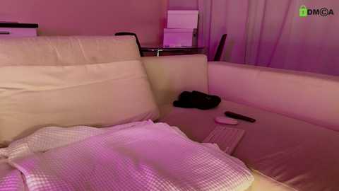 hollyextra free recording from 2025-04-19 18:01:00