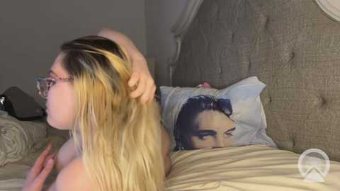 x_dreamgirl_x free recording from 2025-04-19 05:17:00