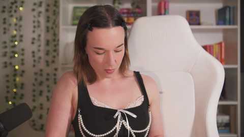 emily_fox_official free recording from 2025-04-22 21:15:00