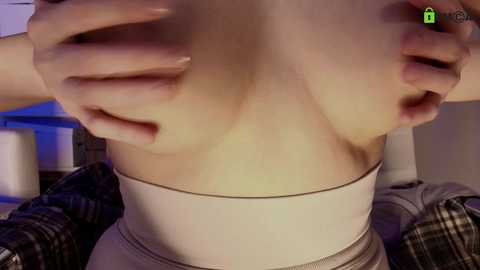 hollyextra free recording from 2025-04-22 18:28:00