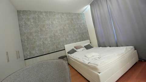 ehotlovea free recording from 2025-04-24 06:08:00