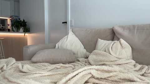 emillyyyx free recording from 2025-04-25 00:25:00