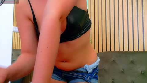 moon_raisaa free recording from 2025-04-25 10:22:00