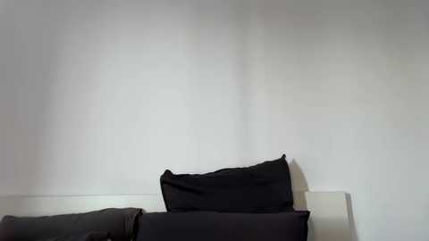 emillyyyx free recording from 2025-04-28 01:09:00