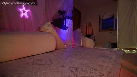 lucy_gooosey free recording from 2025-05-01 03:54:00