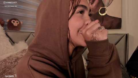 luucy___ free recording from 2025-05-05 17:48:00