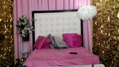 bitchyfarrah_moores free recording from 2025-05-09 06:56:00