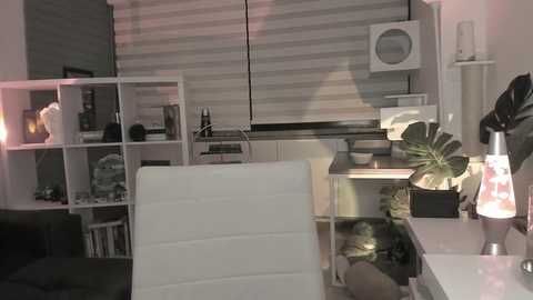 lonelly_lolly98 free recording from 2025-05-10 08:33:00