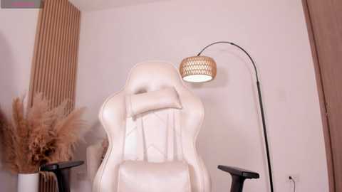 wandathompson_ free recording from 2025-05-12 18:29:00