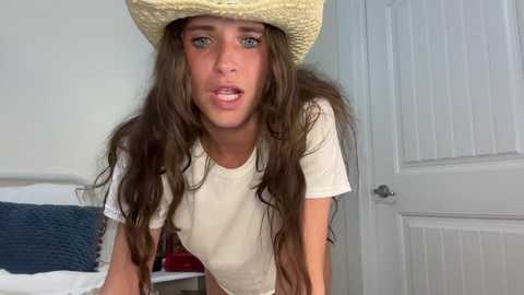 yourgirlnicolexo free recording from 2025-05-17 04:28:00
