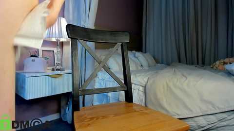 dearly_emily free recording from 2025-05-20 06:04:00