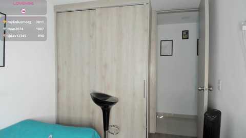 abigail_w free recording from 2025-05-22 03:05:00