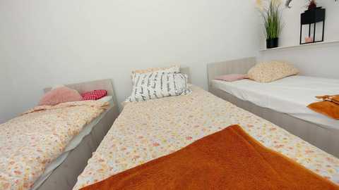 ehotlovea free recording from 2025-06-01 05:40:00