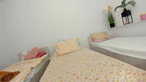 ehotlovea free recording from 