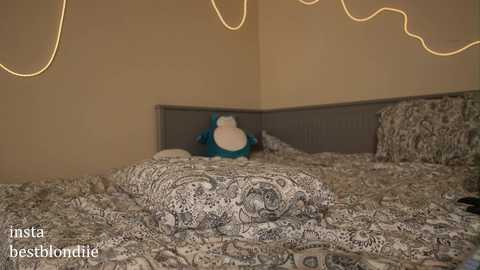 bestblondiiecb free recording from 2025-06-07 22:04:00