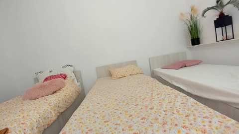 ehotlovea free recording from 